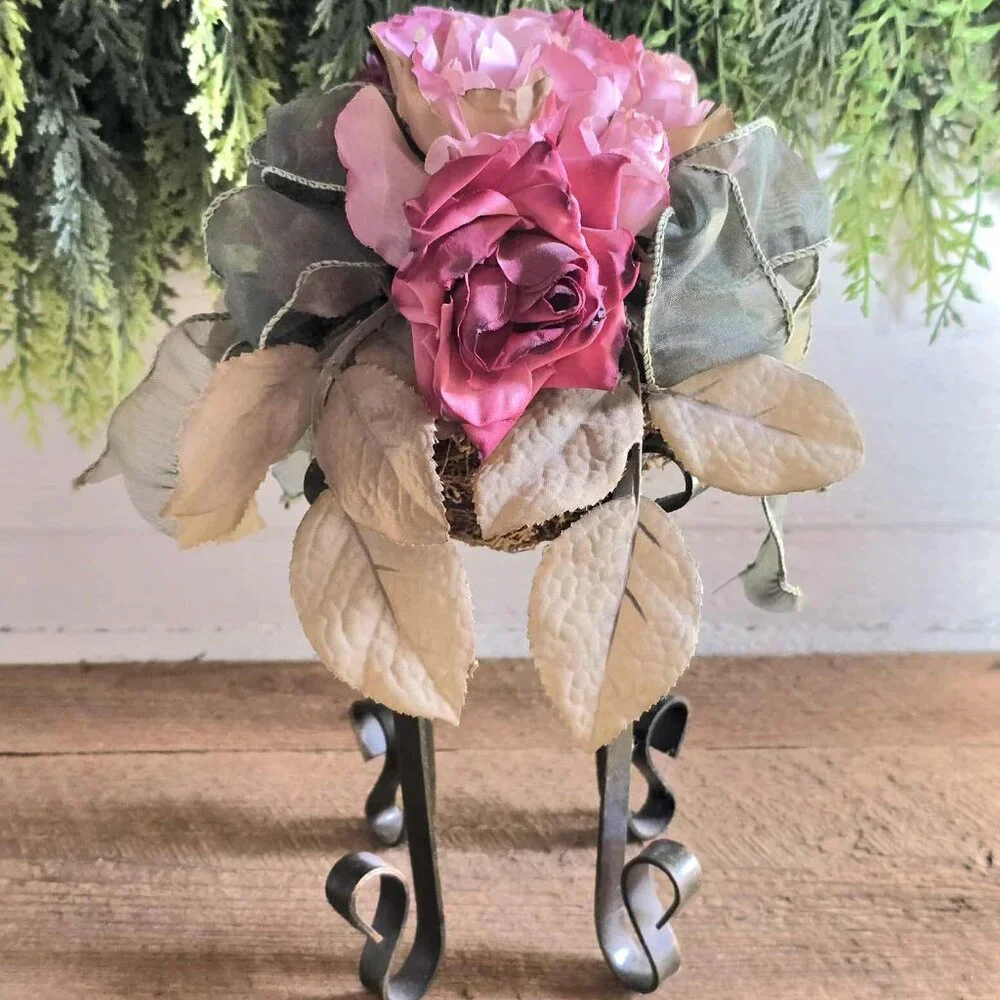 Shabby Chic Artificial Rose Leaf Floral Arrangement Scrolled Standing Decoration